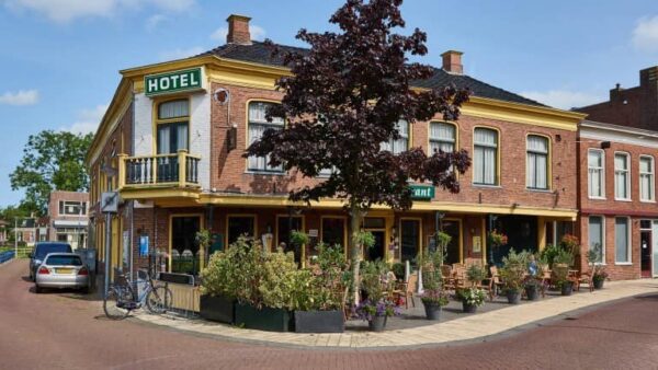 Hotel 't Gemeentehuis Bedum - goedkope-singlereizen.nl