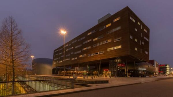 Leonardo Hotel Almere City Center - goedkope-singlereizen.nl